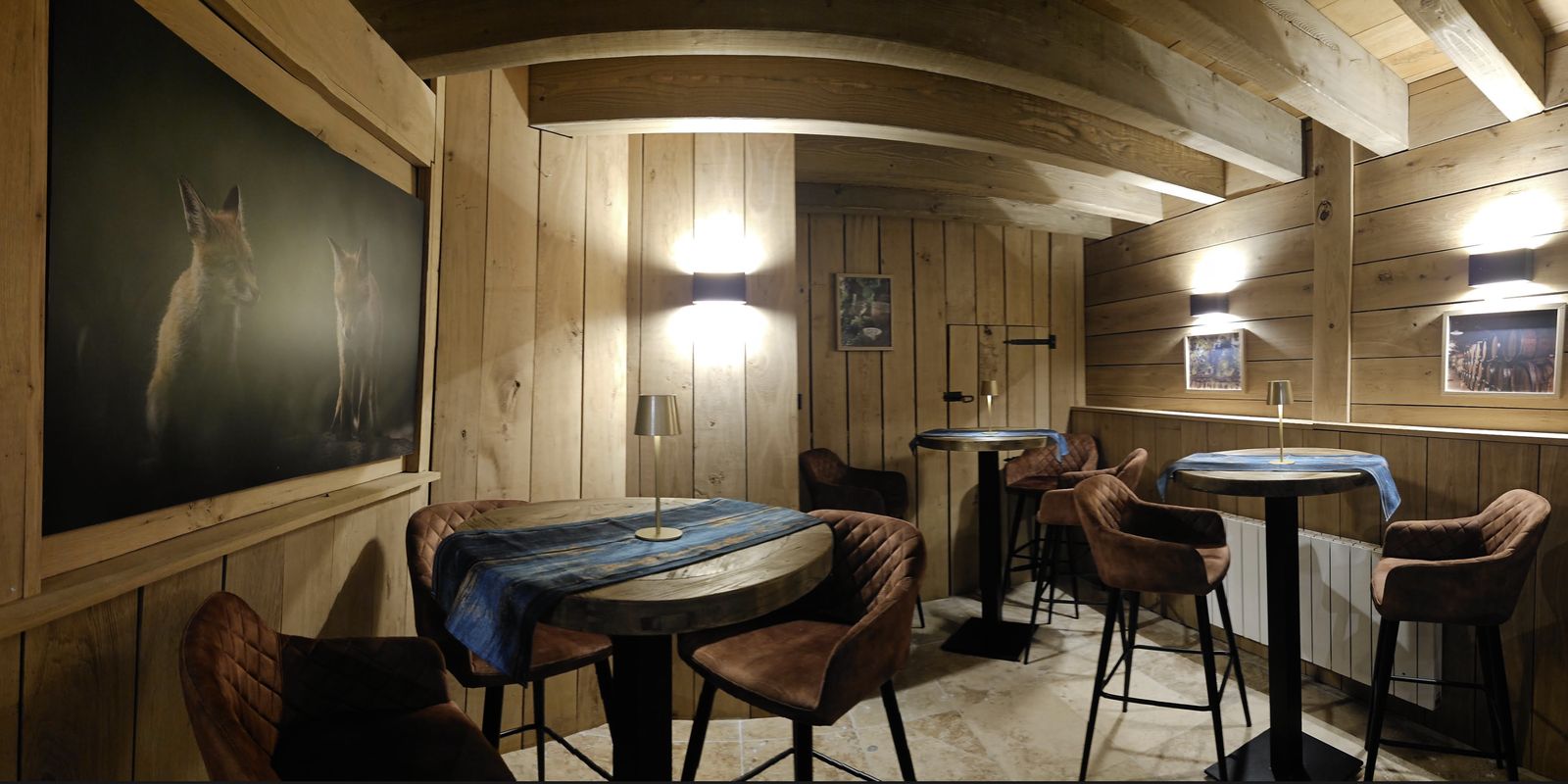 Le salon de dégustation de La Cave des Copains